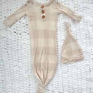 Big Check Bamboo Waffle Newborn Baby Knot Gown & Hat Set | Sand